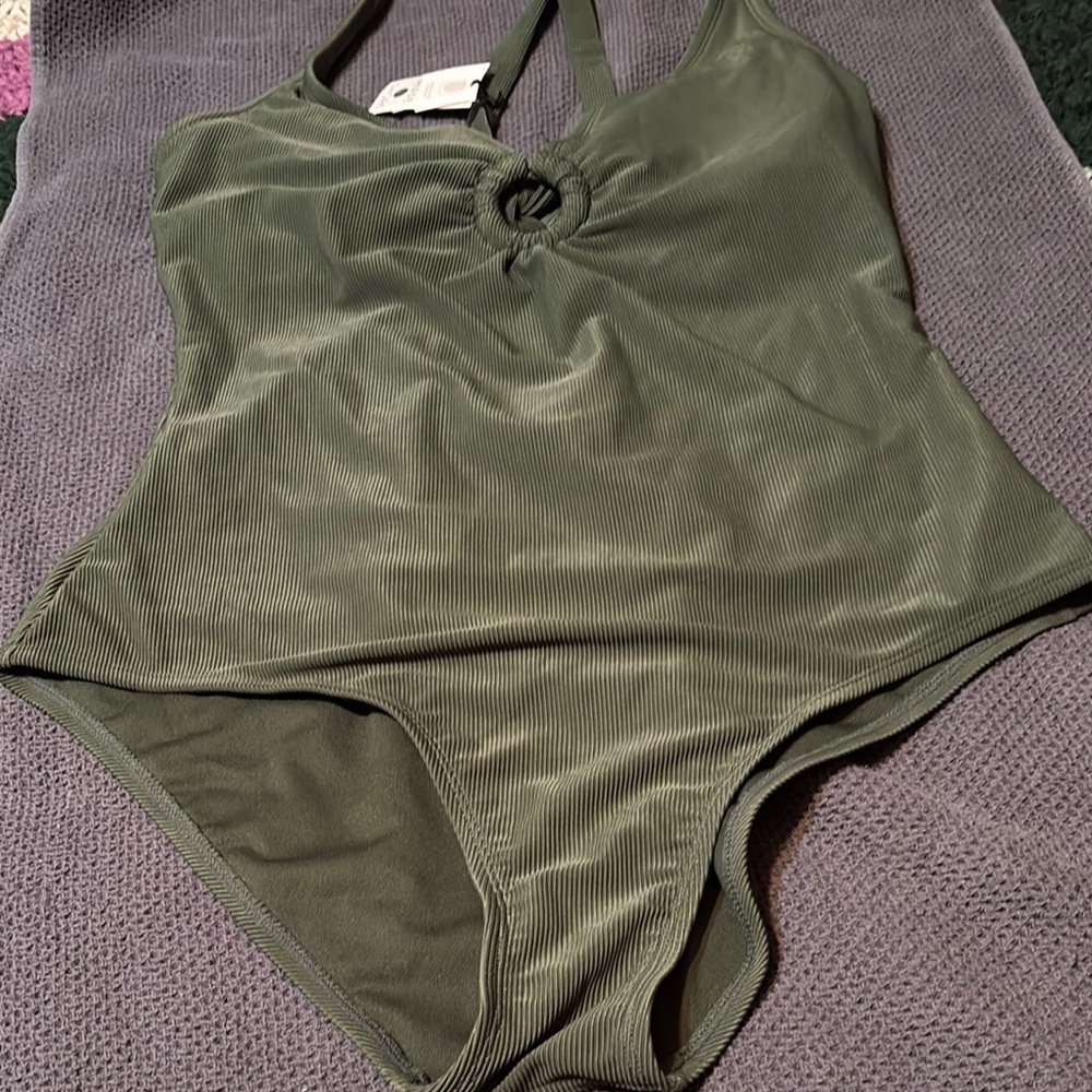Shade & Shore Green One Piece Swimsuit Classic Scoop Neck